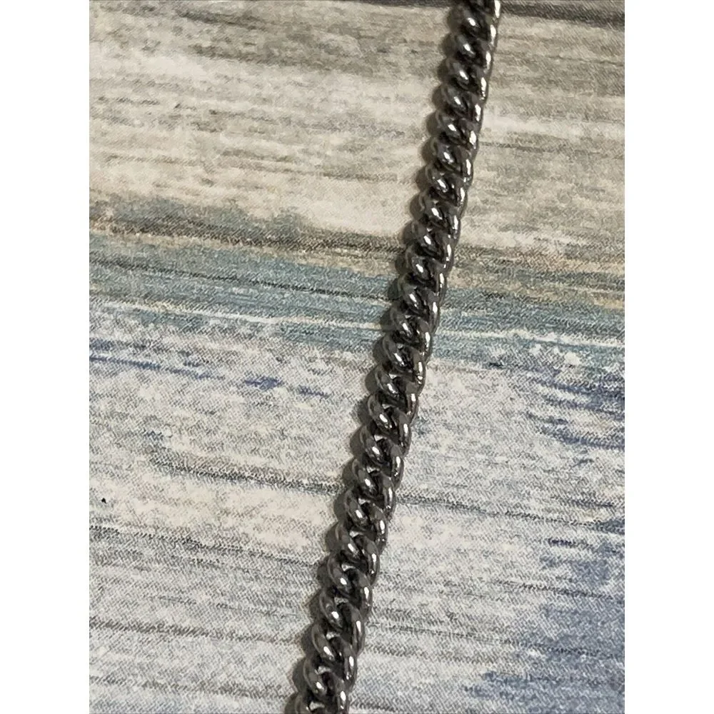 Chevron Style Silver Tone 26